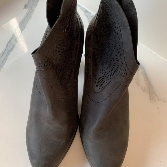 UGG Nubuck laser cut booties - Picture 4 of 11